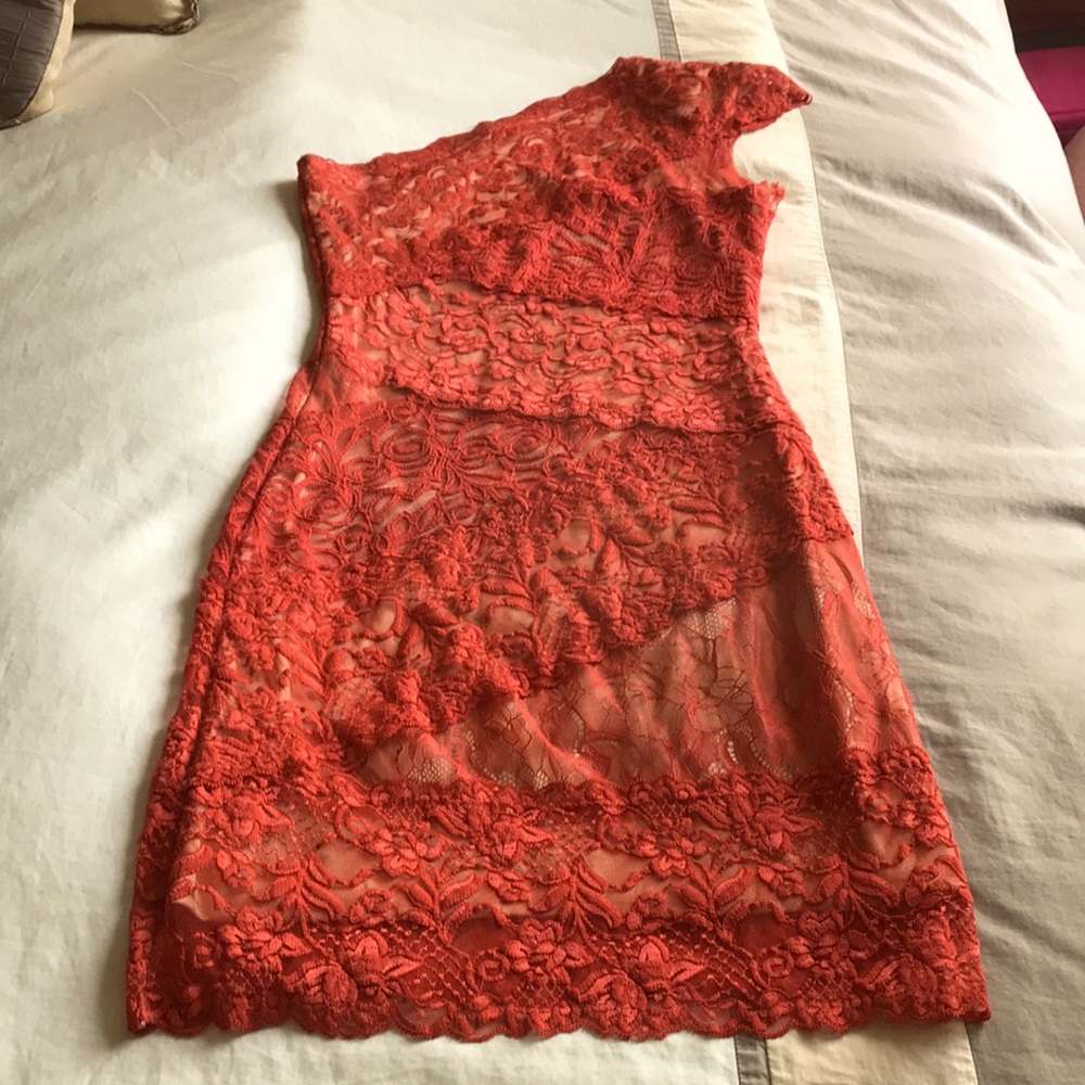 Bebe Goddess Coral Lace One Shoulder dress